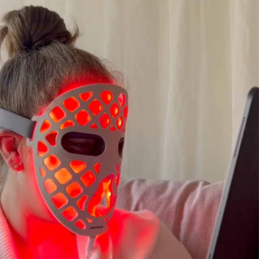 Peachaboo Glo Aurora Silicone LED Light Therapy Mask (with NIR) - Image 3