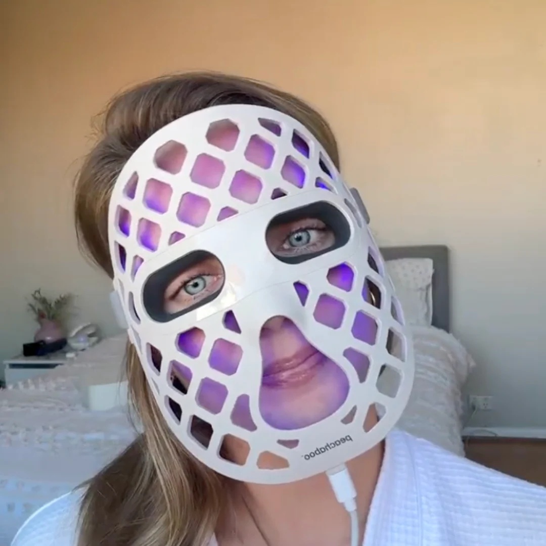Peachaboo Glo Aurora Silicone LED Light Therapy Mask (with NIR) - Image 6